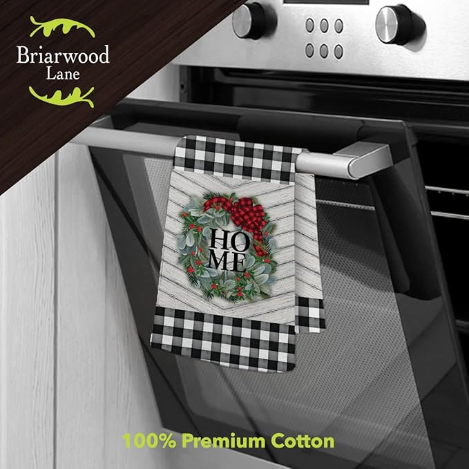 Briarwood Lane Winter Wreath Hand Towel