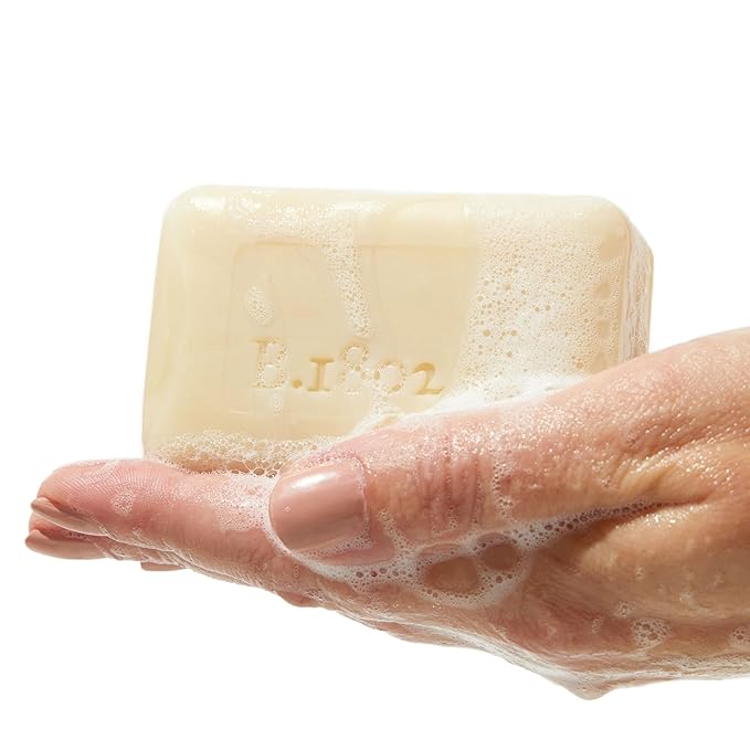 Beekman 1802 Goat Milk Body Soap Bar, Lavender - Scented - 3.5 oz - Nourishes, Moisturizes & Hydrates - 100% Vegetable Soap with Lactic Acid - Good for Sensitive Skin - Cruelty Free