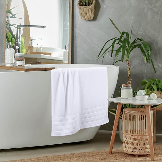 Utopia Towels 4 Pack Premium Extra Large Bath Towels Set, (30 x 60 Inches) 100% Ring Spun Cotton 500GSM, Lightweight and Highly Absorbent Quick Drying Towels, Perfect for Daily Use (White)