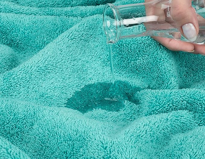 American Soft Linen Premium 3 Piece Towel Set, 1 Bath Towel 1 Hand Towel 1 Washcloth, 600 GSM 100% Cotton Turkish Towels for Bathroom, Turquoise Towel Set